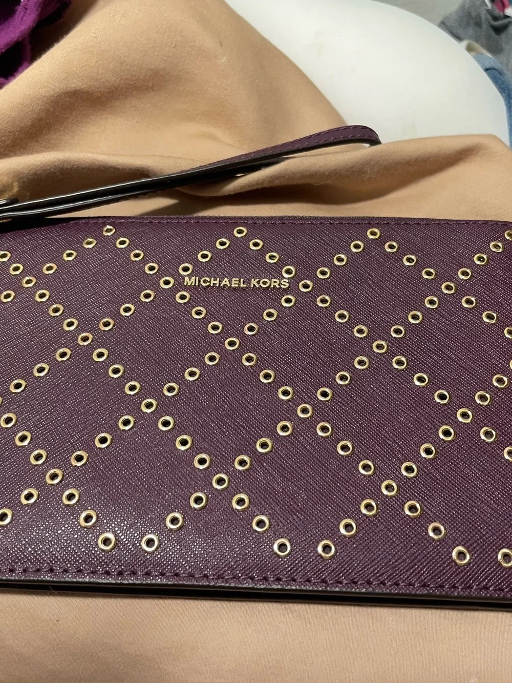 MICHAEL KORS  Brooklyn Plum Wristlet with Gold Eyelet Detail